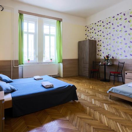 East Station Private Rooms Budapest Exterior photo