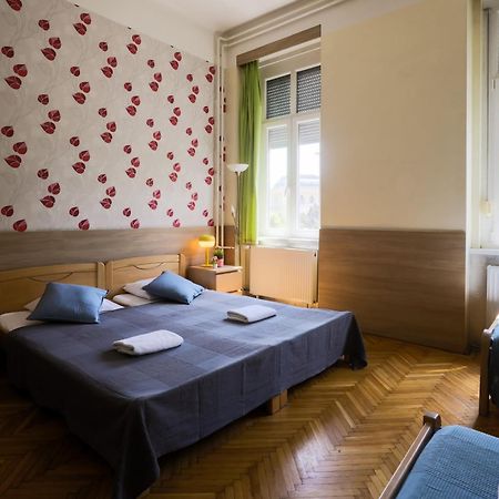 East Station Private Rooms Budapest Exterior photo