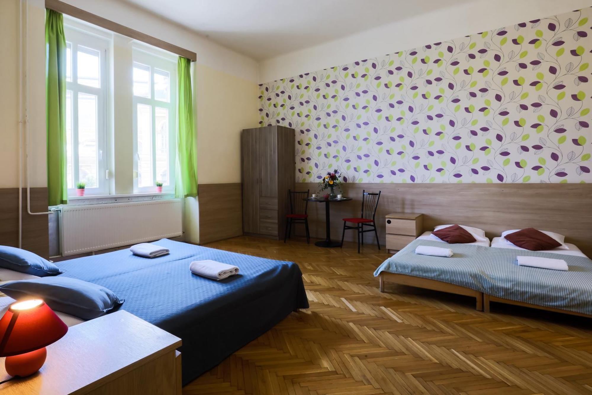 East Station Private Rooms Budapest Exterior photo